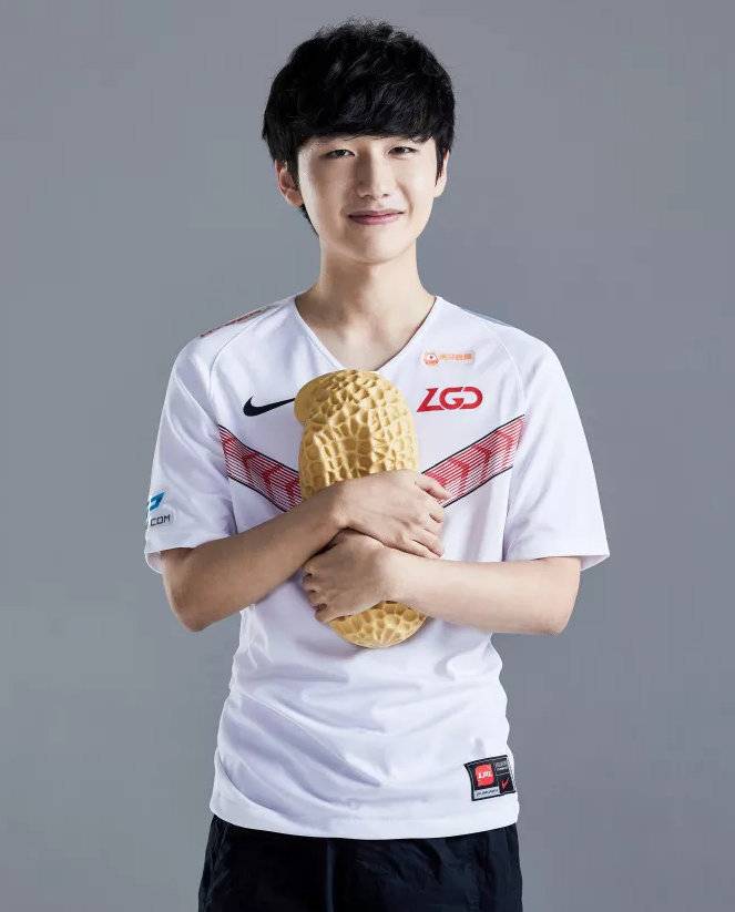 更有一群实 更有一群实