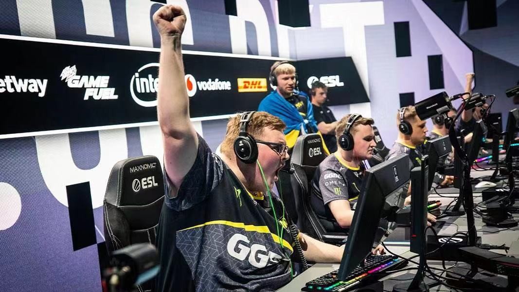 获了丰厚的 获了丰厚的