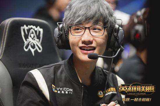 超级联赛中 超级联赛中